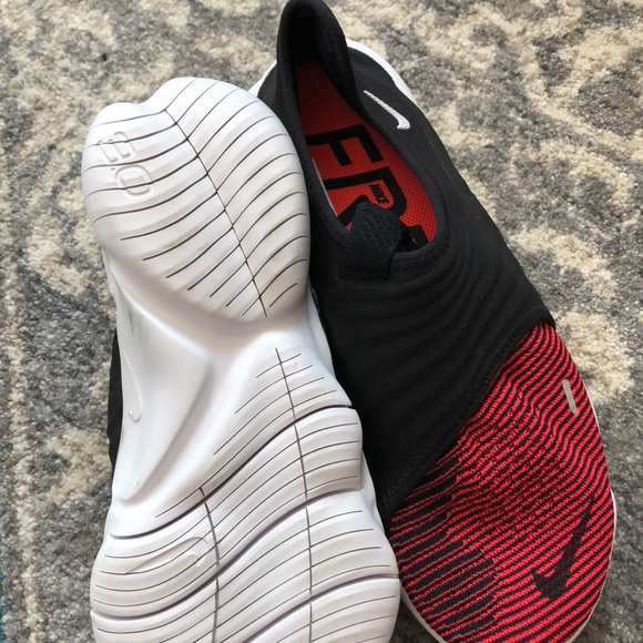red nike free rn